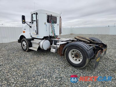 Trzecie zdjęcie samochodu z tyłu: 2005 KENWORTH CONSTRUCTI - SEMI TRUCK VIN:1XKDA07X55R103374 - miniatura