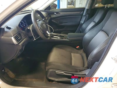 Zdjęcie 7 z 12 samochodu: 2018 HONDA ACCORD LX VIN:1HGCV1F11JA260215 - miniatura