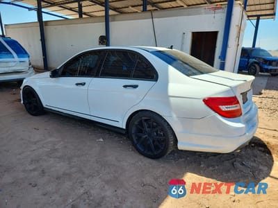 Drugie zdjęcie samochodu z przodu: 2013 MERCEDES-BENZ C 250 VIN:WDDGF4HBXDR284495 - miniatura