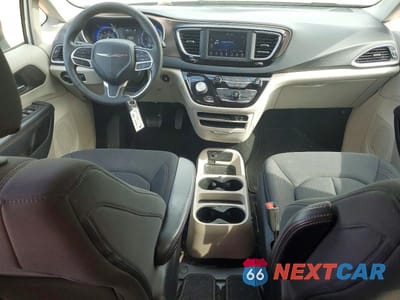 Zdjęcie 8 z 13 samochodu: 2019 CHRYSLER PACIFICA LX VIN:2C4RC1CGXKR701019 - miniatura