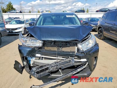 Piąte zdjęcie samochodu w środku: 2019 TOYOTA HIGHLANDER XLE VIN:5TDJZRFH3KS567122 - miniatura