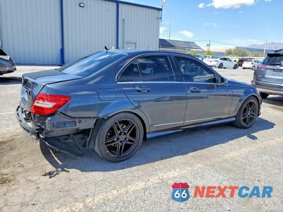 Trzecie zdjęcie samochodu z tyłu: 2013 MERCEDES-BENZ C 250 VIN:WDDGF4HB6DA872411 - miniatura