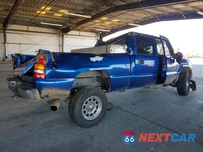 Trzecie zdjęcie samochodu z tyłu: 2003 GMC SIERRA K2500 HEAVY DUTY VIN:1GTHK231X3F192350 - miniatura