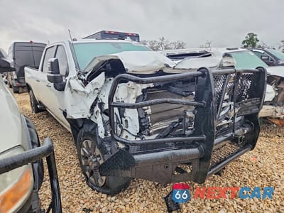 Czwarte zdjęcie samochodu z boku: 2020 CHEVROLET SILVERADO K3500 LTZ VIN:1GC4YUEY2LF154811 - miniatura