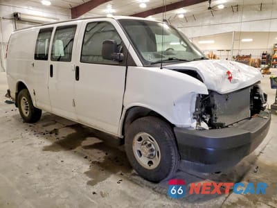 Czwarte zdjęcie samochodu z boku: 2020 CHEVROLET EXPRESS 2500 CARGO DELIVERY VAN VIN:1GCWGAFP6L1266220 - miniatura