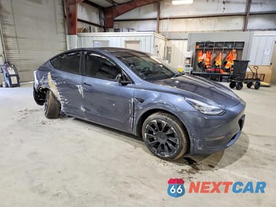 Czwarte zdjęcie samochodu z boku: 2020 TESLA MODEL Y VIN:5YJYGDEF5LF002884 - miniatura