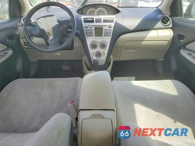 Zdjęcie 8 z 12 samochodu: 2008 TOYOTA YARIS BASE VIN:JTDBT923581199712 - miniatura