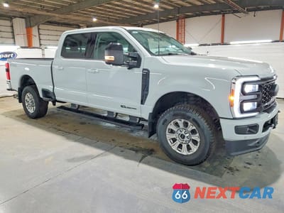 Czwarte zdjęcie samochodu z boku: 2025 FORD F350 SUPER DUTY VIN:1FT8W3BT5SEC70003 - miniatura