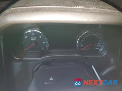 Zdjęcie 9 z 13 samochodu: 2019 CHEVROLET SUBURBAN K1500 PREMIER VIN:1GNSKJKJ7KR247018 - miniatura