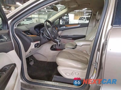 Zdjęcie 7 z 13 samochodu: 2019 LINCOLN MKC SELECT VIN:5LMCJ2C96KUL39799 - miniatura