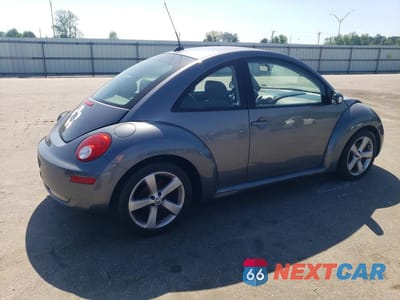 Trzecie zdjęcie samochodu z tyłu: 2006 VOLKSWAGEN NEW BEETLE 2.5L OPTION PACKAGE 2 VIN:3VWSG31C36M421177 - miniatura