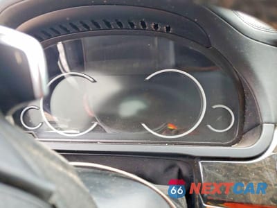Zdjęcie 9 z 12 samochodu: 2015 BMW 750 I VIN:WBAYA8C56FD825805 - miniatura
