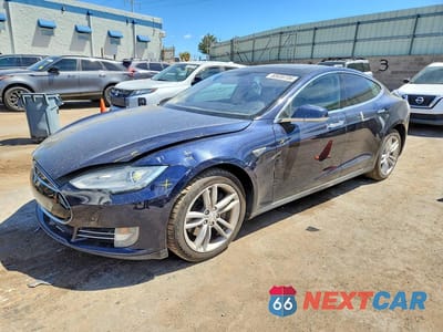 2013 TESLA MODEL S 5YJSA1CN1DFP26346 - główne zdjęcie licytacji z USA - miniatura