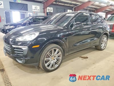 2017 PORSCHE CAYENNE WP1AA2A24HKA83444 - główne zdjęcie licytacji z USA - miniatura