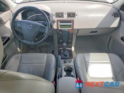 Zdjęcie 8 z 12 samochodu: 2005 VOLVO S40 2.4I VIN:YV1MS390452101810 - miniatura