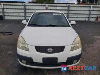 Piąte zdjęcie samochodu w środku: 2006 KIA RIO 5 VIN:KNADE163066082972 - miniatura
