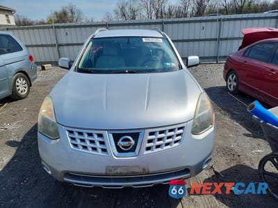Piąte zdjęcie samochodu w środku: 2010 NISSAN ROGUE S VIN:JN8AS5MV8AW103669 - miniatura