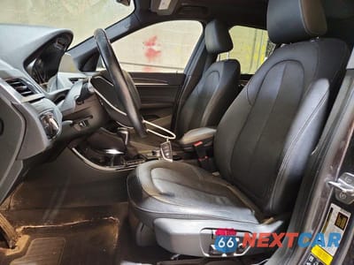 Zdjęcie 7 z 14 samochodu: 2016 BMW X1 XDRIVE28I VIN:WBXHT3Z39G4A48002 - miniatura