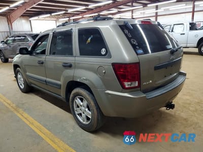 Drugie zdjęcie samochodu z przodu: 2005 JEEP GRAND CHEROKEE LAREDO VIN:1J4GR48K15C680900 - miniatura