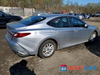 Trzecie zdjęcie samochodu z tyłu: 2025 TOYOTA CAMRY LE HYBRID VIN:4T1DAACK1SU595790 - miniatura