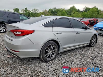 Trzecie zdjęcie samochodu z tyłu: 2015 HYUNDAI SONATA SPORT 2.0T VIN:5NPE34AB7FH039992 - miniatura