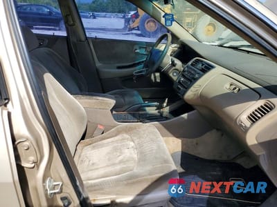 Zdjęcie 7 z 12 samochodu: 2000 HONDA ACCORD VIN:1HGCG567XYA073829 - miniatura
