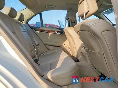 Zdjęcie 10 z 12 samochodu: 2012 MERCEDES-BENZ C 250 VIN:WDDGF4HB8CR195278 - miniatura