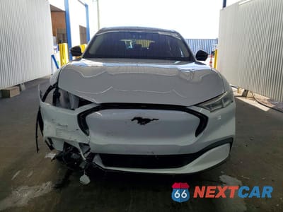 Piąte zdjęcie samochodu w środku: 2023 FORD MUSTANG MACH-E PREMIUM VIN:3FMTK3SU2PMB06252 - miniatura