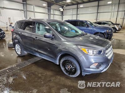 Czwarte zdjęcie samochodu z boku: 2019 FORD ESCAPE SE VIN:1FMCU9GD5KUB32855 - miniatura