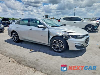Czwarte zdjęcie samochodu z boku: 2021 CHEVROLET MALIBU LT VIN:1G1ZD5ST3MF068918 - miniatura