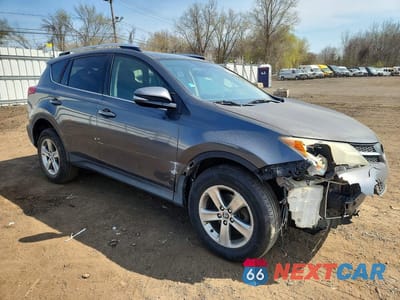 Czwarte zdjęcie samochodu z boku: 2015 TOYOTA RAV4 XLE VIN:JTMRFREV8FD133315 - miniatura