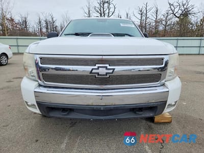 Piąte zdjęcie samochodu w środku: 2008 CHEVROLET SILVERADO K1500 VIN:3GCEK13J18G236447 - miniatura