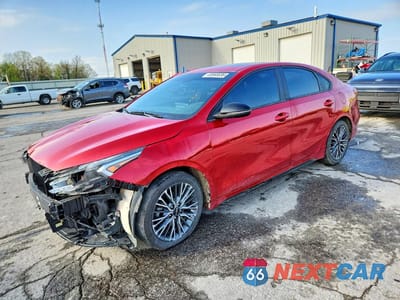 2024 KIA FORTE GT LINE 3KPF54AD3RE751523 - główne zdjęcie licytacji z USA - miniatura