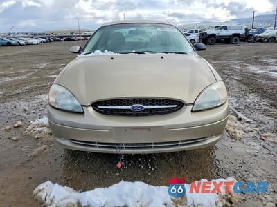 Piąte zdjęcie samochodu w środku: 2001 FORD TAURUS SES VIN:1FAFP55U21A126182 - miniatura