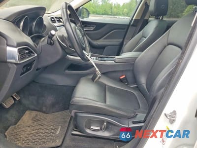 Zdjęcie 7 z 14 samochodu: 2019 JAGUAR F-PACE PREMIUM VIN:SADCJ2FX1KA396869 - miniatura