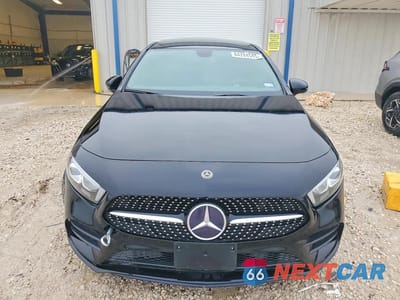 Piąte zdjęcie samochodu w środku: 2020 MERCEDES-BENZ A 220 VIN:WDD3G4EB1LW038628 - miniatura