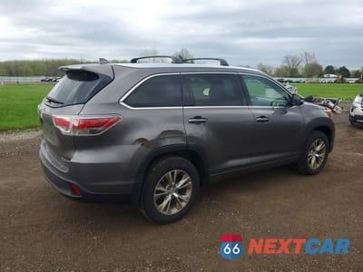 Trzecie zdjęcie samochodu z tyłu: 2015 TOYOTA HIGHLANDER XLE VIN:5TDJKRFHXFS119762 - miniatura