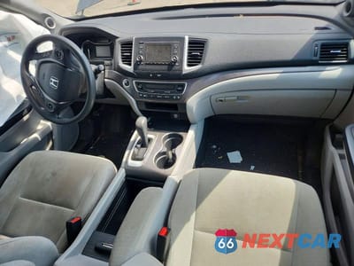 Zdjęcie 8 z 12 samochodu: 2017 HONDA PILOT LX VIN:5FNYF5H15HB043998 - miniatura