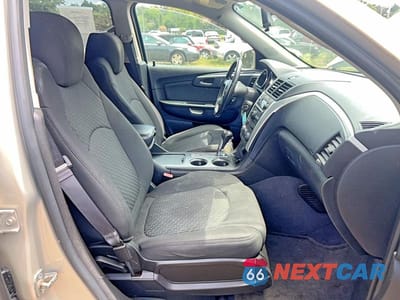 Piąte zdjęcie samochodu w środku: 2011 CHEVROLET TRAVERSE LT VIN:1GNKRGED4BJ137479 - miniatura