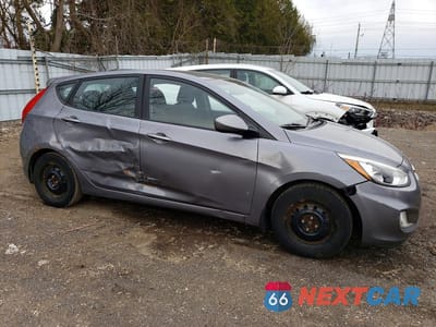 Czwarte zdjęcie samochodu z boku: 2016 HYUNDAI ACCENT SE VIN:KMHCT5AE4GU256104 - miniatura