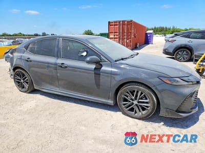 Czwarte zdjęcie samochodu z boku: 2025 TOYOTA CAMRY SE VIN:4T1DAACK4SU158981 - miniatura
