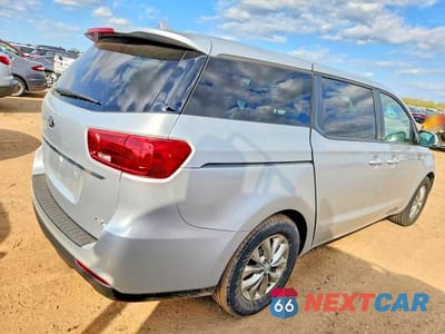 Trzecie zdjęcie samochodu z tyłu: 2021 KIA SEDONA LX VIN:KNDMB5C15M6662477 - miniatura