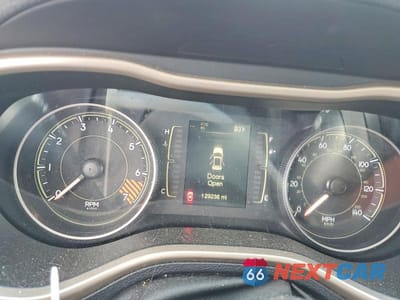 Zdjęcie 9 z 12 samochodu: 2014 JEEP CHEROKEE LATITUDE VIN:1C4PJMCB0EW203619 - miniatura