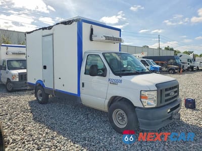 Czwarte zdjęcie samochodu z boku: 2023 FORD E350 REFRIGERATED BOX TRUCK VIN:1FDWE3FK9PDD14783 - miniatura