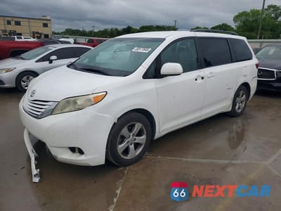 2016 TOYOTA SIENNA LE 8-PASSENGER 5TDKK3DC2GS715555 - główne zdjęcie licytacji z USA - miniatura
