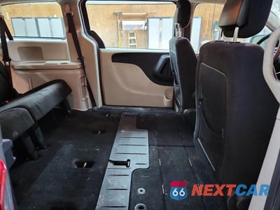 Zdjęcie 11 z 13 samochodu: 2014 DODGE GRAND CARAVAN SE VIN:2C4RDGBG0ER406002 - miniatura