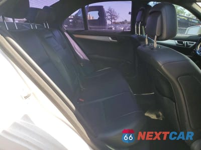 Zdjęcie 10 z 11 samochodu: 2013 MERCEDES-BENZ C 250 VIN:WDDGF4HB9DA779219 - miniatura