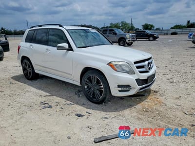 Czwarte zdjęcie samochodu z boku: 2015 MERCEDES-BENZ GLK 350 4MATIC VIN:WDCGG8JB3FG387985 - miniatura