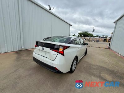 Czwarte zdjęcie samochodu z boku: 2019 TOYOTA PRIUS LE VIN:JTDKARFU5K3069420 - miniatura
