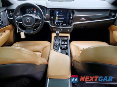 Zdjęcie 8 z 12 samochodu: 2018 VOLVO S90 T6 MOMENTUM VIN:LVY992MK7JP019280 - miniatura
